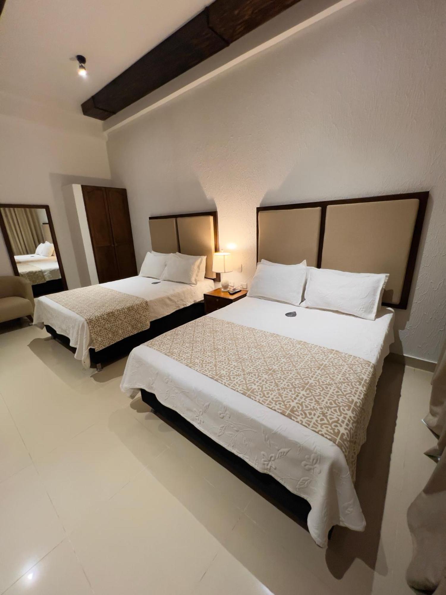 Hotel Dorado Plaza Centro Historico Cartagena Bagian luar foto