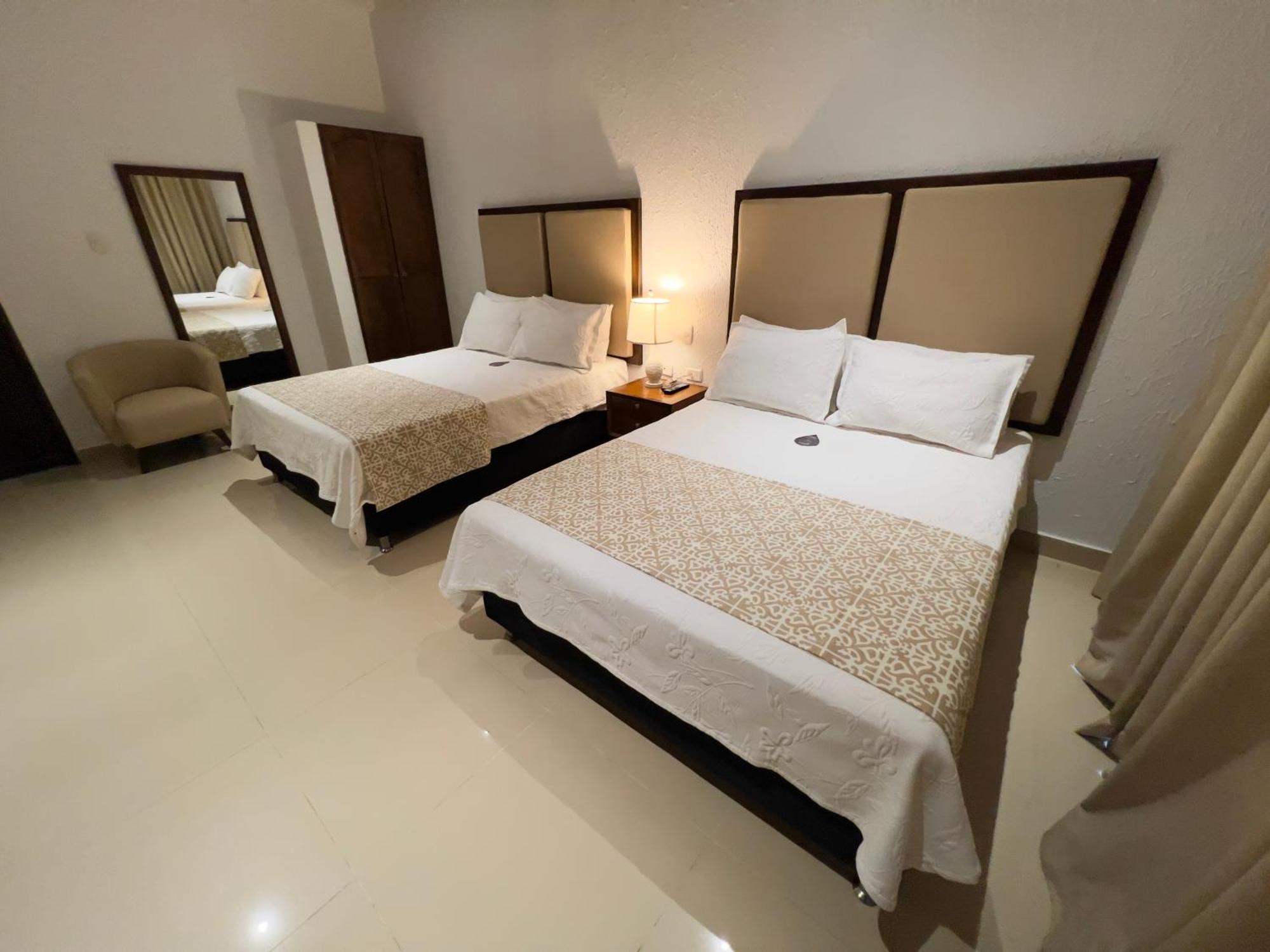 Hotel Dorado Plaza Centro Historico Cartagena Bagian luar foto